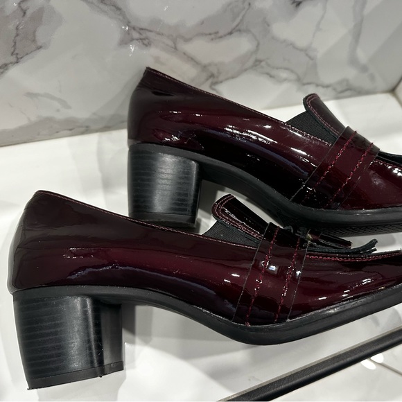 DChicas Shoes - Picture 2 of 4